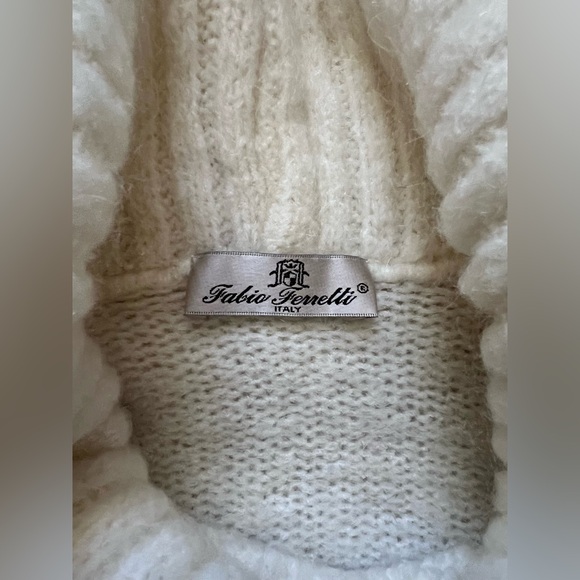Fabio Ferreti Wool Blended Turtleneck Sweater, size 2-4 - Picture 6 of 7